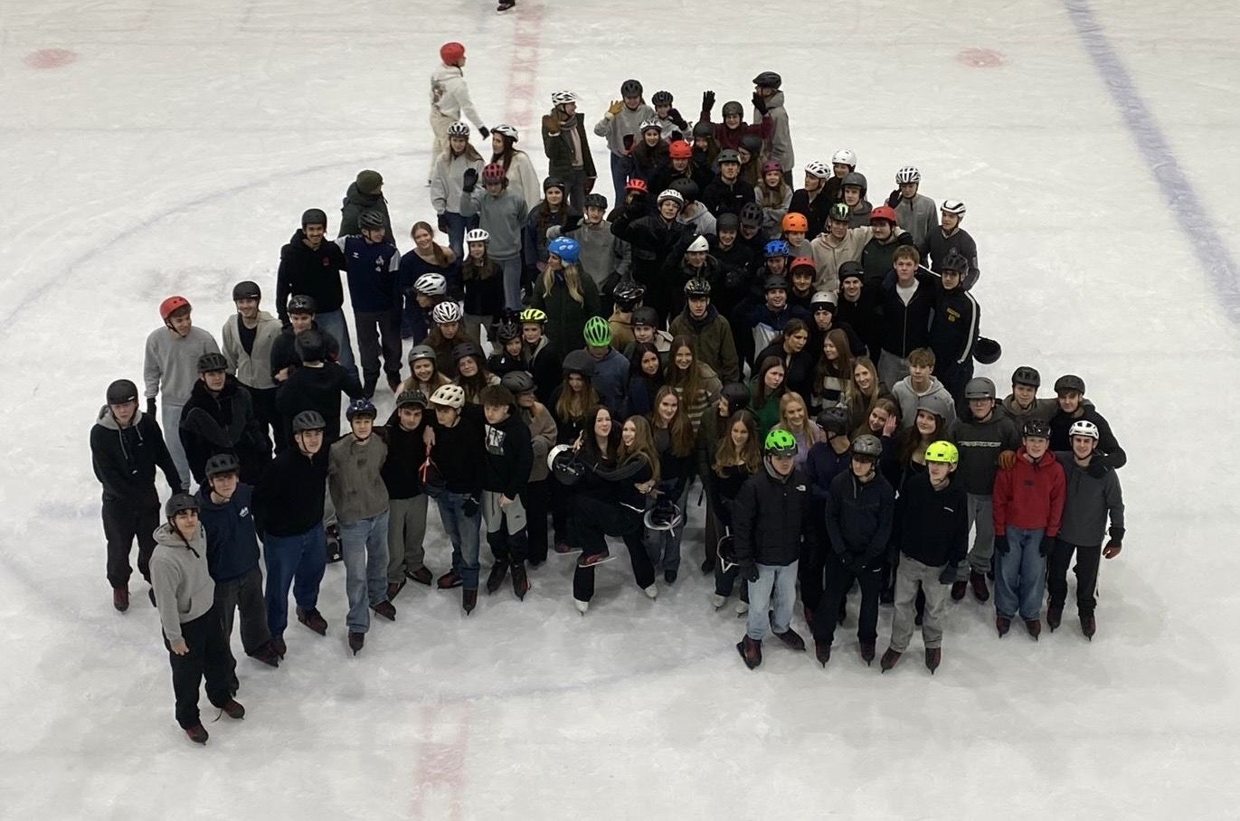 Gemeinsam übers Eis: Die Stufe EF im Lentpark