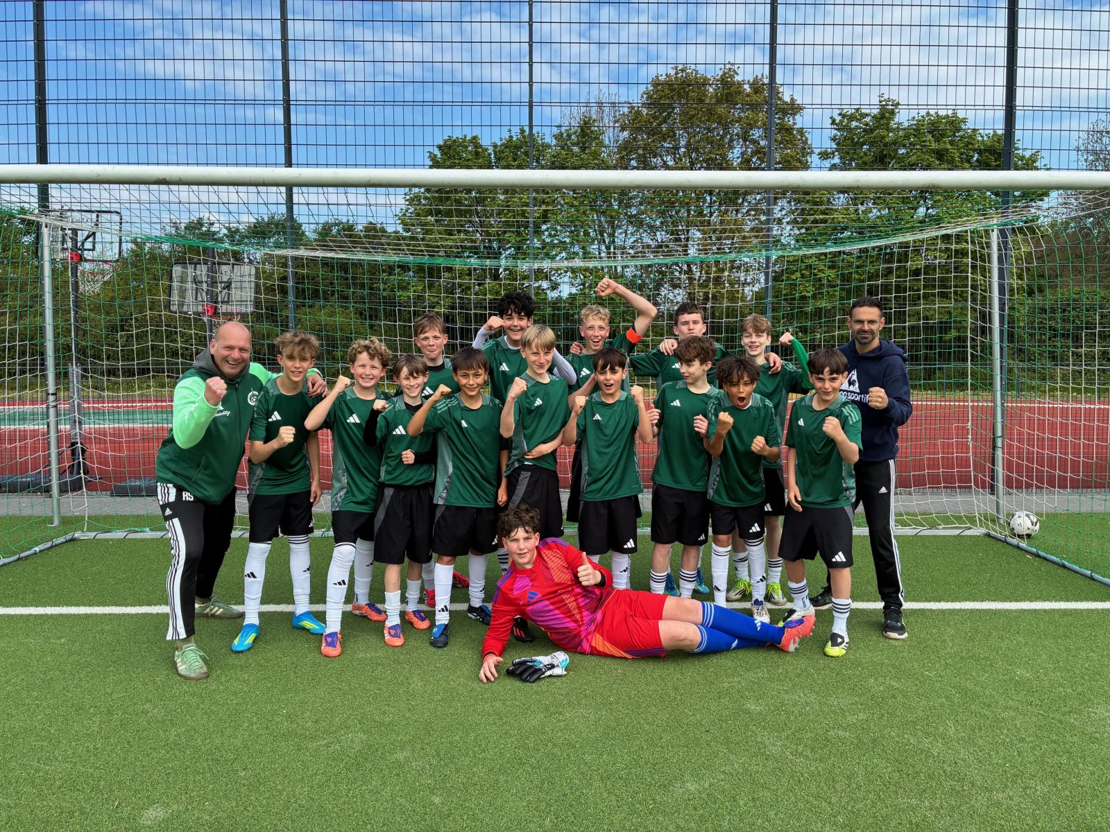 Fußballer vom AGB im Bezirksfinale